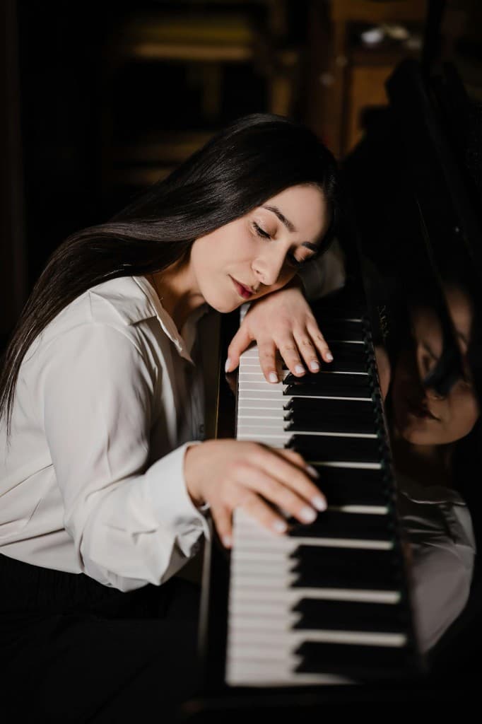 From Silent Keys to Living Art: How AI Brought a Piano Moment to Life #digen ai# #FreeAIVideoGenerator#
