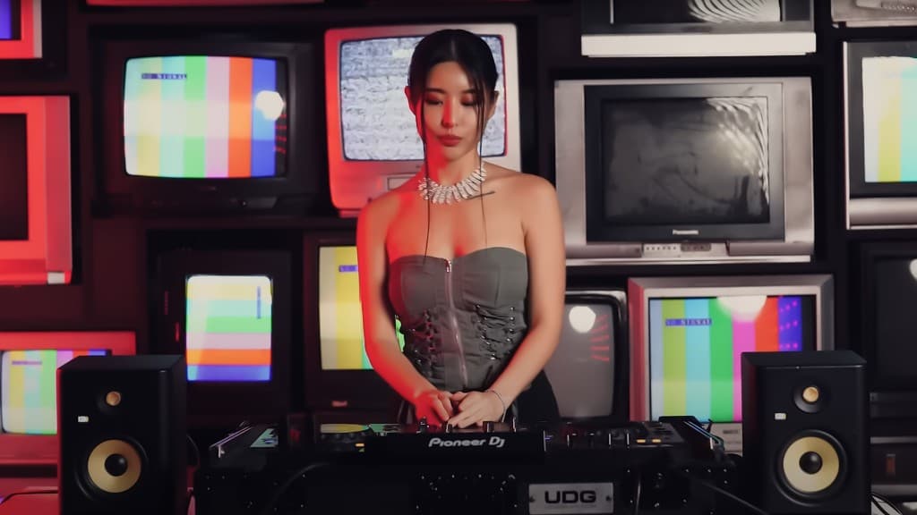 How to Turn Your DJ Dreams into Reality with AI Video Magic #digen ai# #Free AI Video Generator#