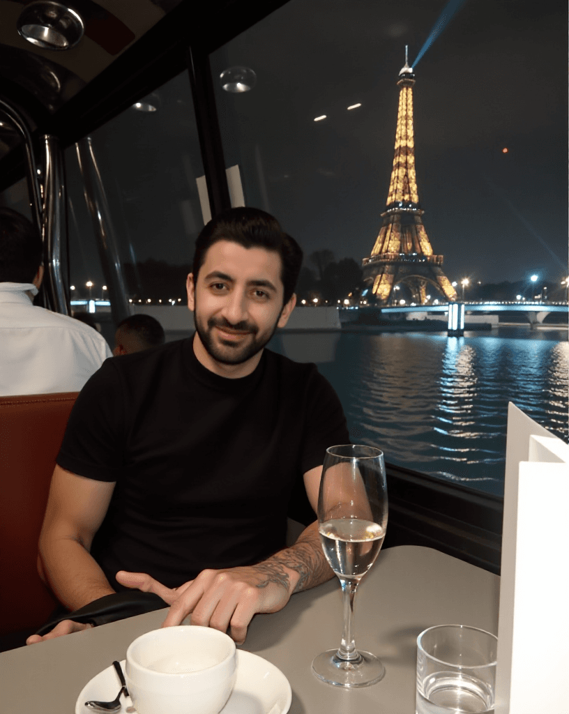 Capturing Parisian Magic: How AI Brought a Night on the Seine to Life #digen ai #FreeAIVideoGenerator